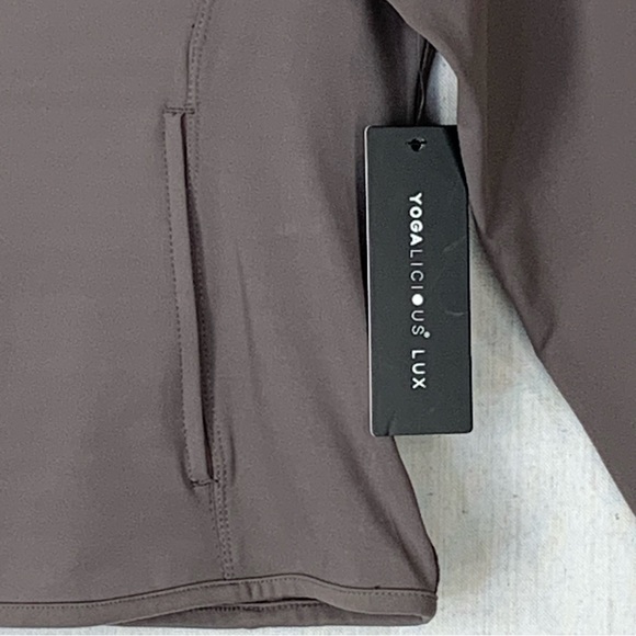 Yogalicious Lux NWT Full Zip Lightweight Fitted Yoga/Athletic Jacket - Size XXL - Picture 11 of 15